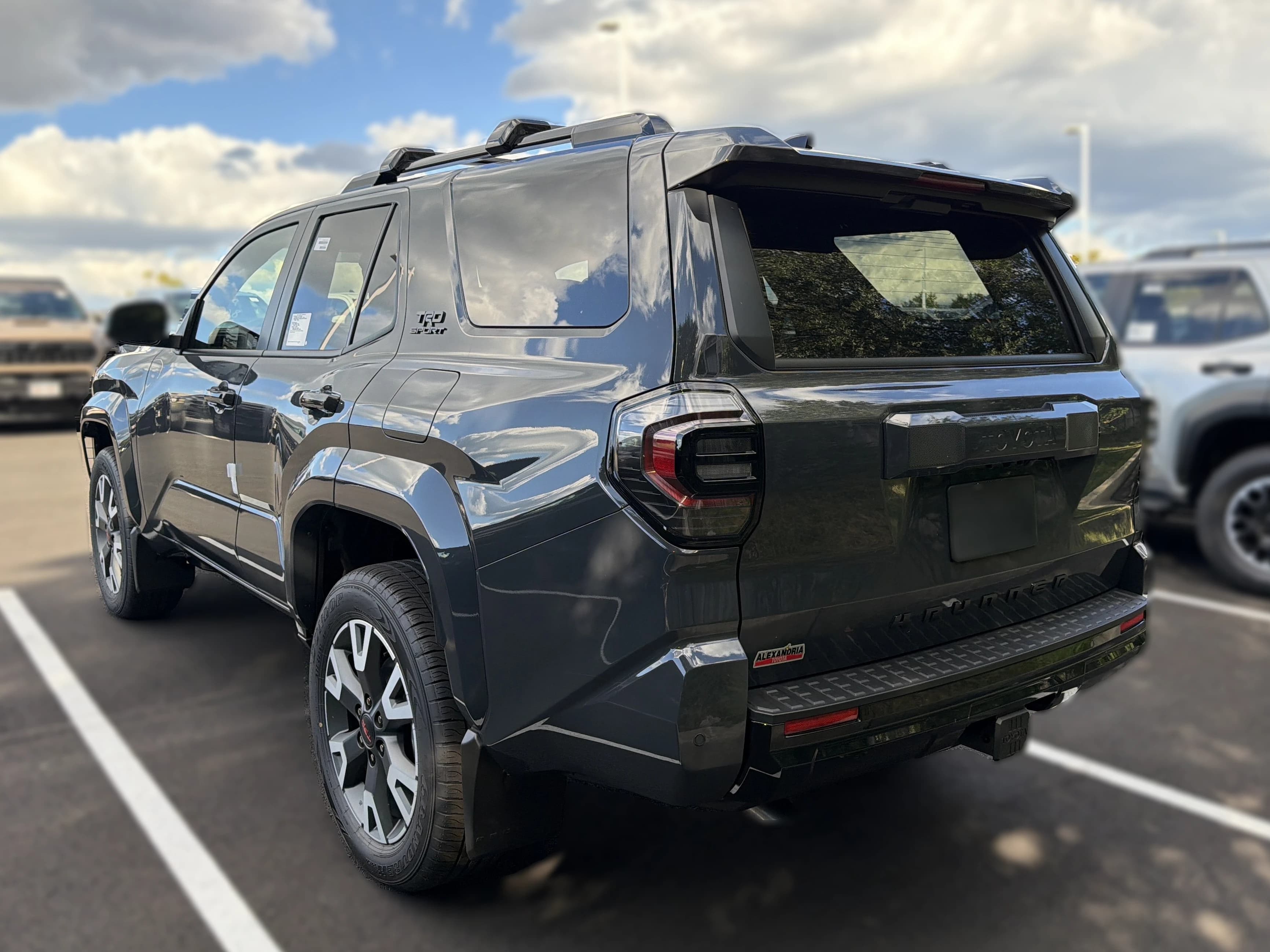 Toyota 4Runner TRD Sport Premium 4WD (SE) 2026 — side view