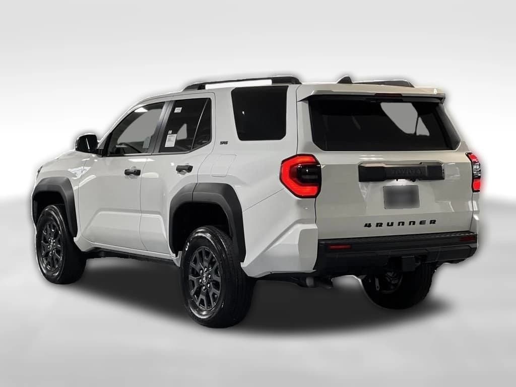 Toyota 4Runner SR5 4WD (Natl) 2026 — side view