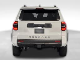 Toyota 4Runner SR5 4WD (Natl) 2026 — side view