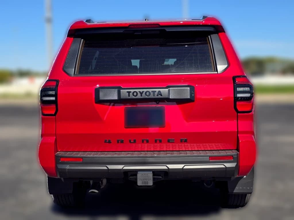 Toyota 4Runner SR5 4WD (Natl) 2026 — side view