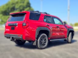 Toyota 4Runner SR5 4WD (Natl) 2026 — side view