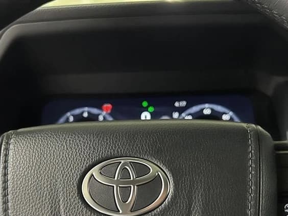 Toyota 4Runner Limited 4WD (Natl) 2026 — side view