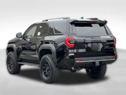 Toyota 4Runner SR5 4WD (Natl) 2026 — side view