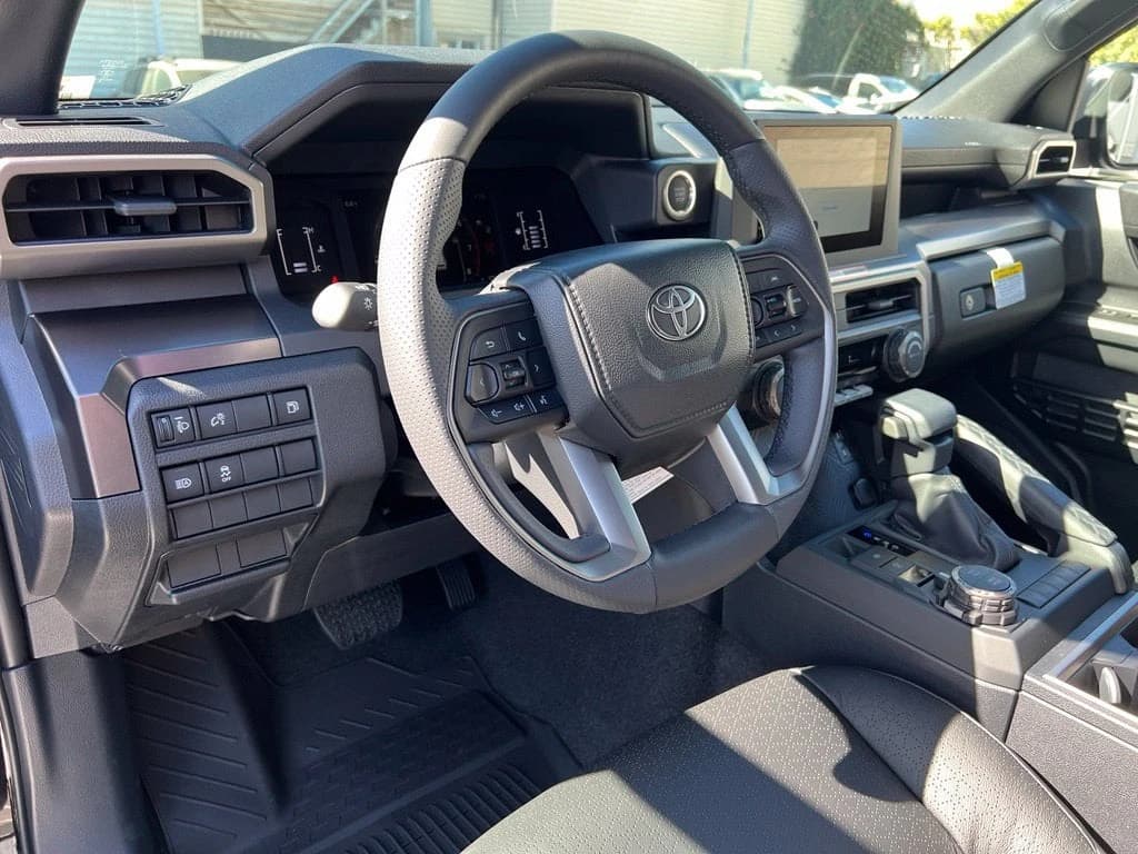 Toyota 4Runner SR5 4WD (Natl) 2026 — side view