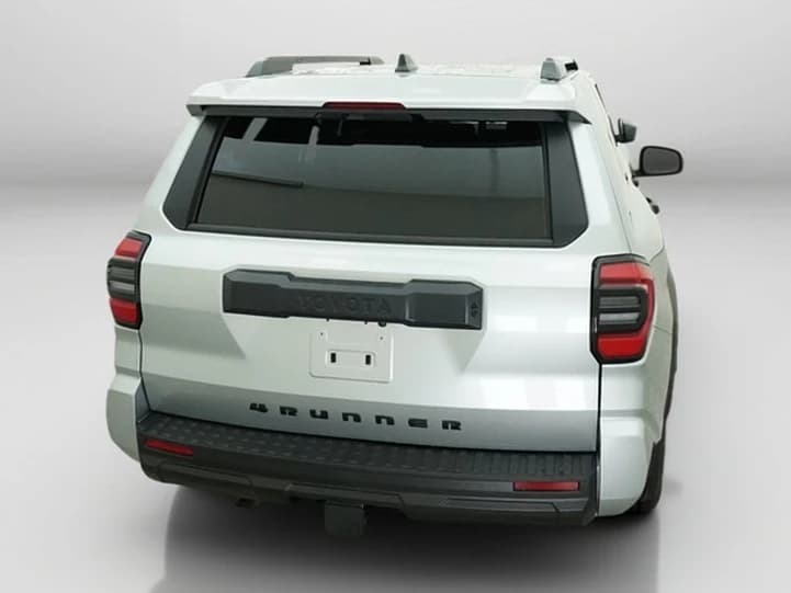 Toyota 4Runner SR5 4WD (GS) 2026 — side view