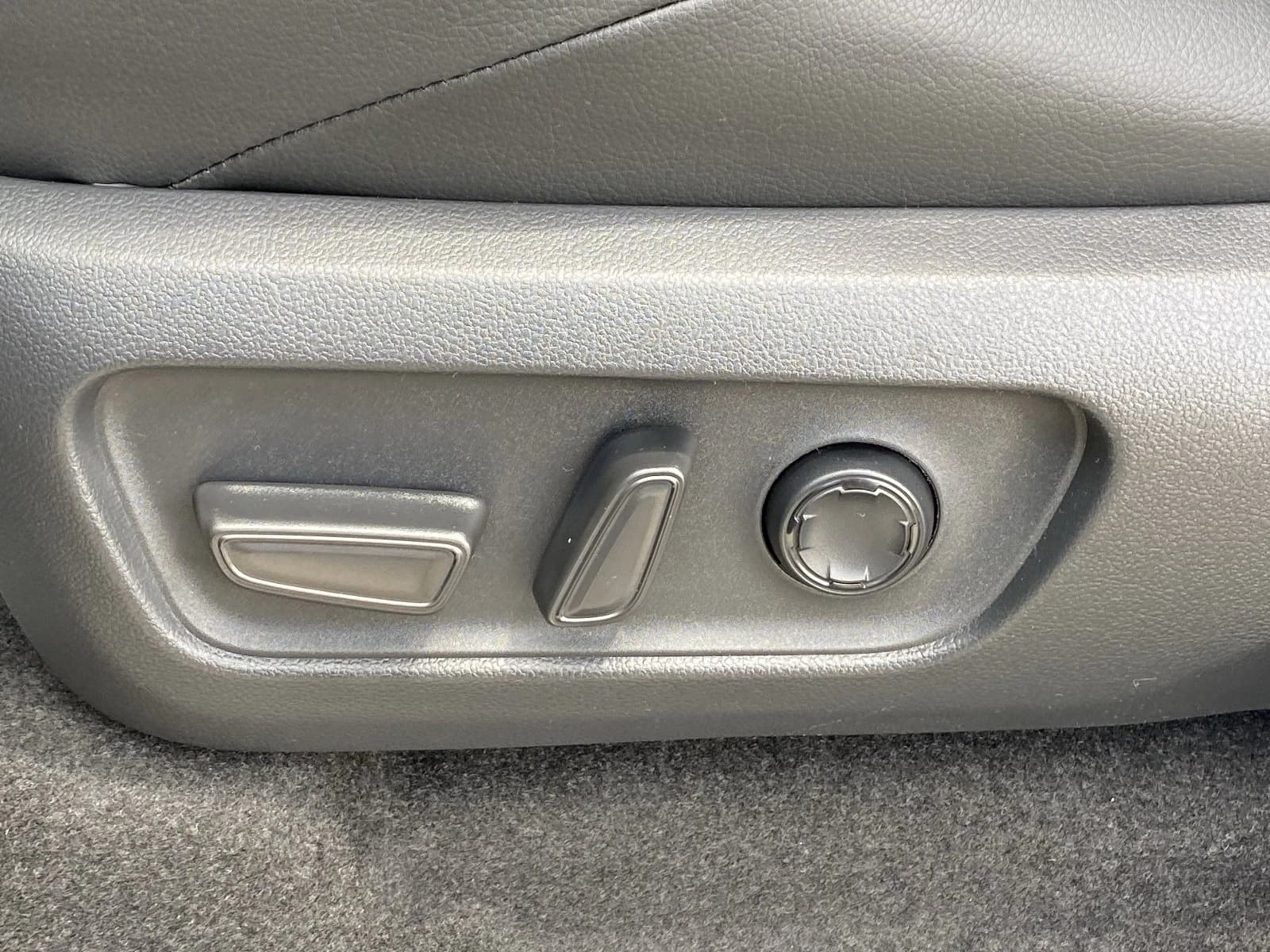 Toyota 4Runner Hybrid Limited 4WD (Natl) 2026 — side view