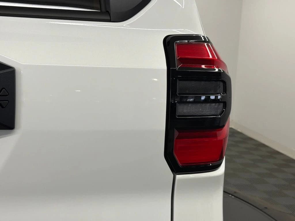 Toyota 4Runner Hybrid TRD Off Road 4WD (Natl) 2026 — side view