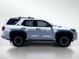 Toyota 4Runner Hybrid TRD Off Road Premium 4WD (Natl) 2026 — side view