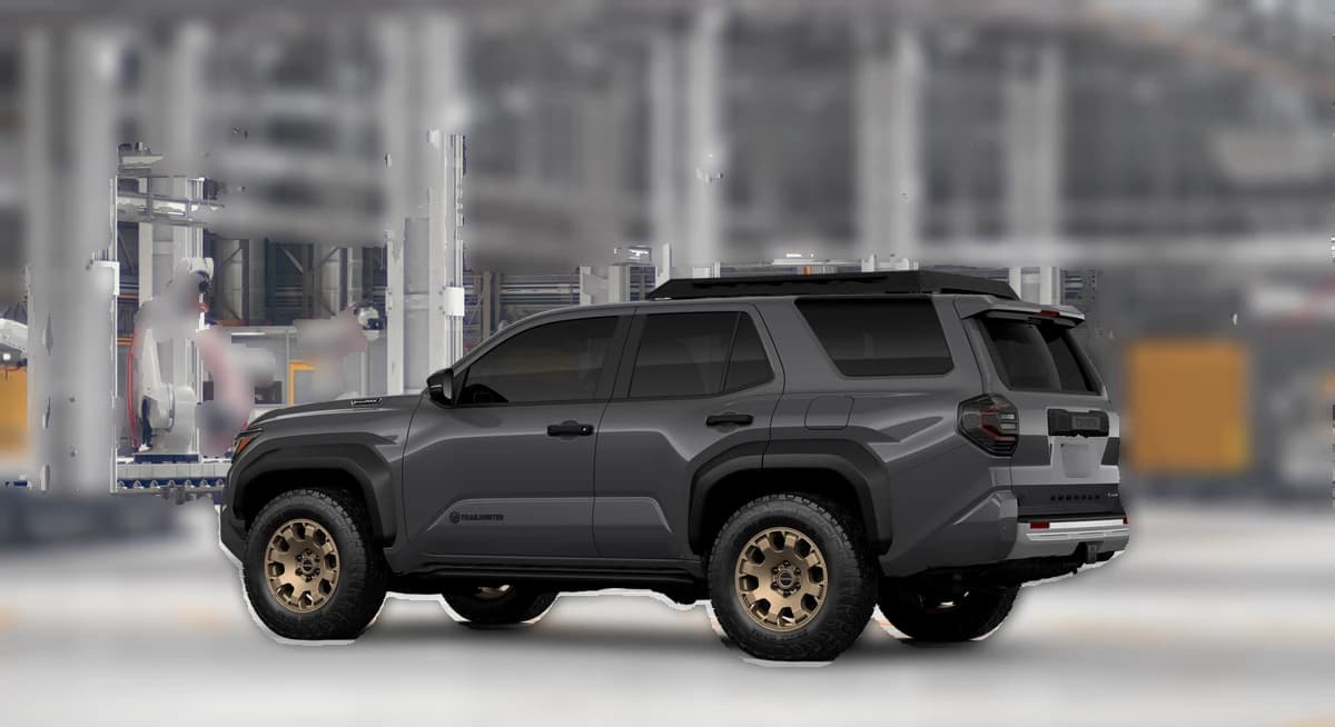 Toyota 4Runner Hybrid Trailhunter 4WD (Natl) 2026 — side view