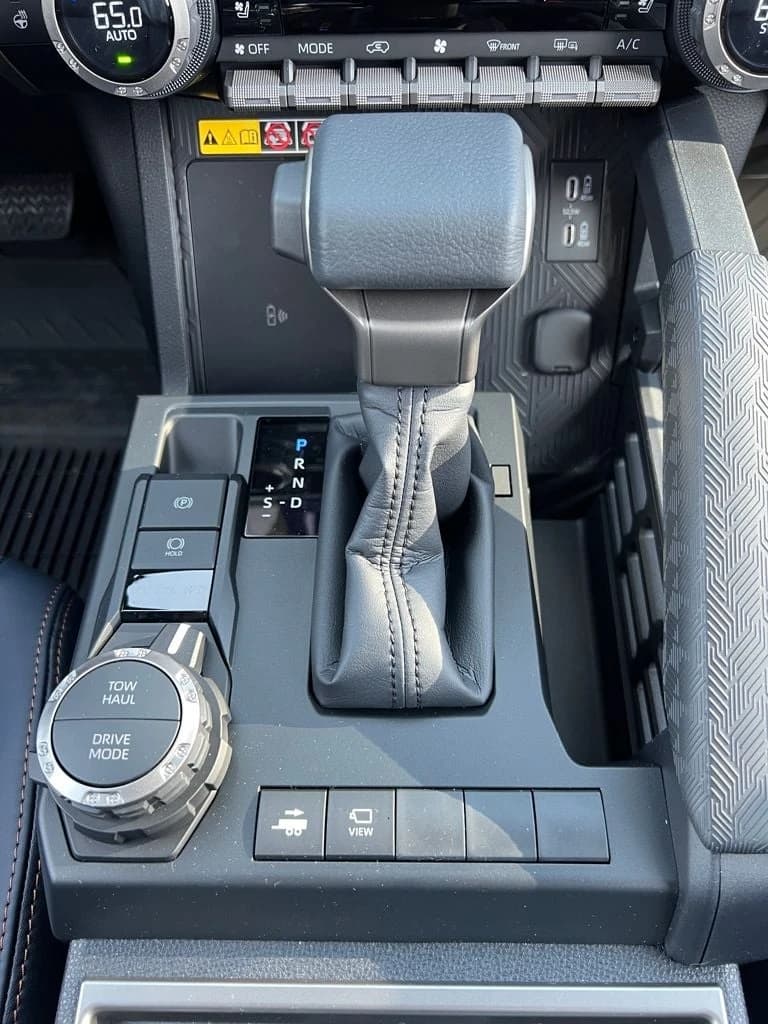 Toyota 4Runner Hybrid Platinum 4WD (Natl) 2026 — side view