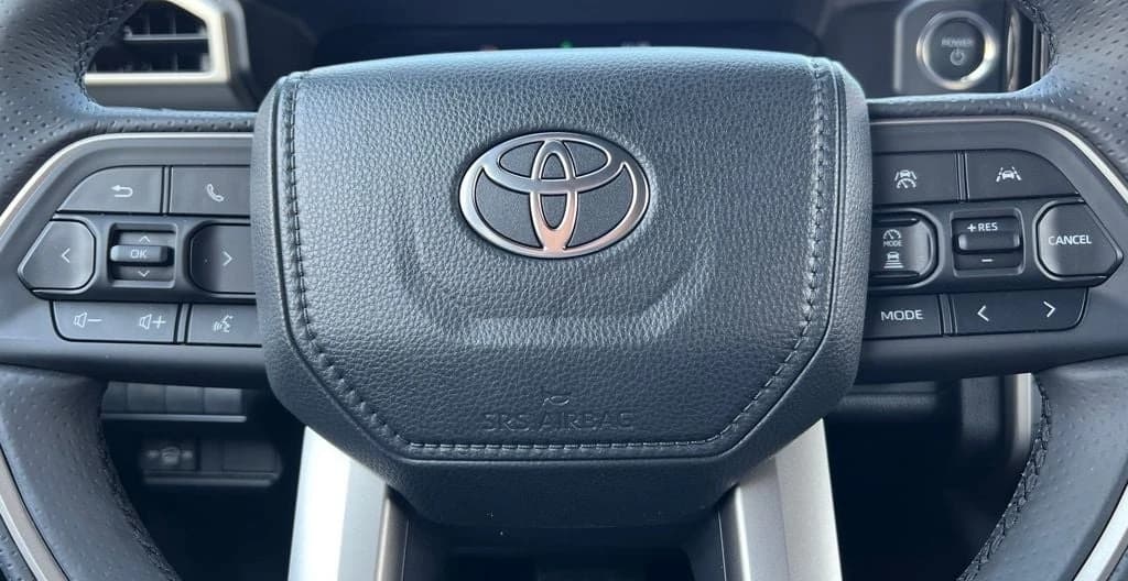 Toyota 4Runner Hybrid Platinum 4WD (Natl) 2026 — side view