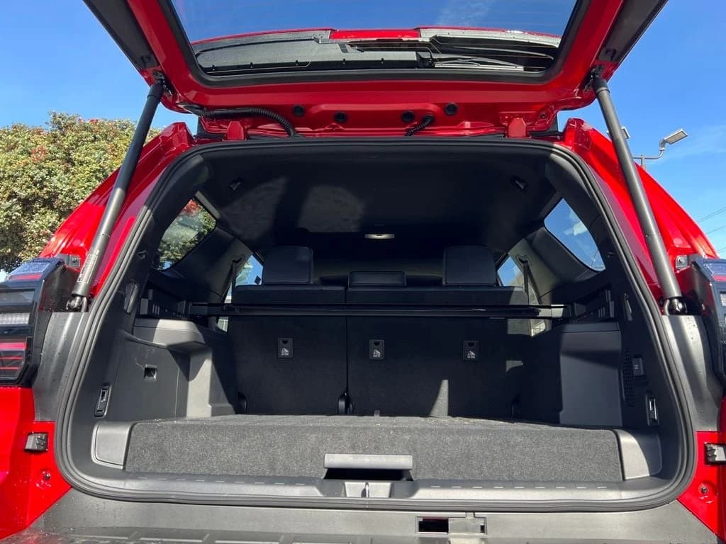 Toyota 4Runner Hybrid Platinum 4WD (Natl) 2026 — side view