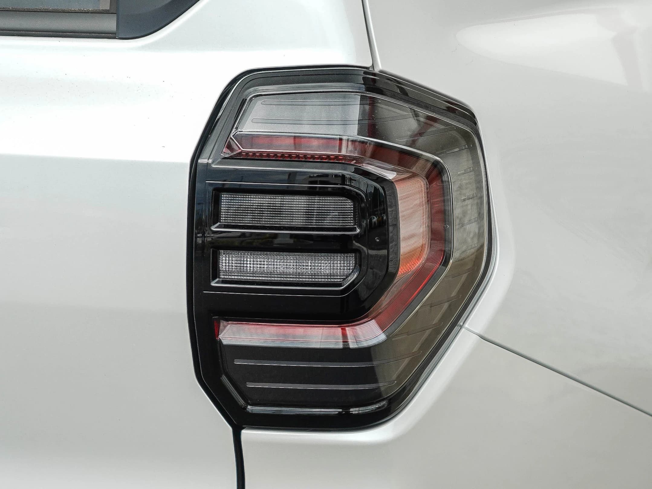 Toyota 4Runner Hybrid Platinum 4WD (Natl) 2026 — side view