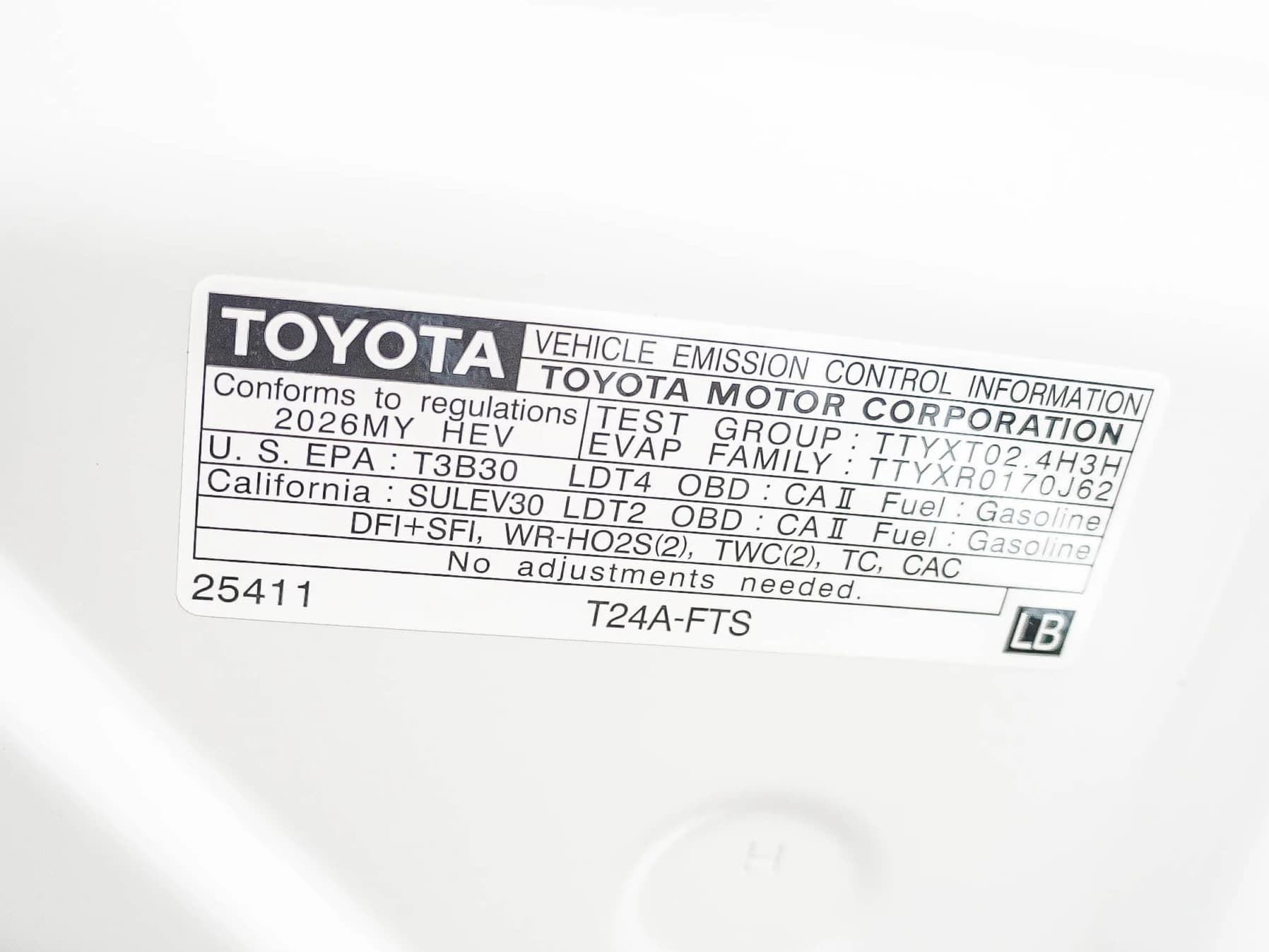 Toyota 4Runner Hybrid Platinum 4WD (Natl) 2026 — side view