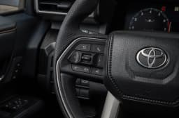 Toyota 4Runner Hybrid Platinum 4WD (Natl) 2026 — side view