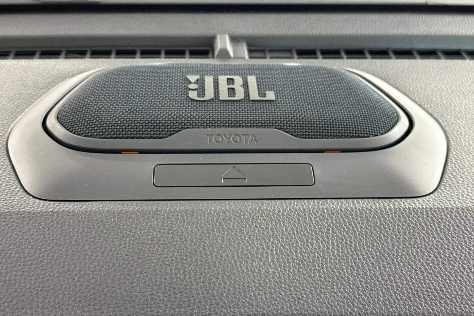 Toyota 4Runner Hybrid Platinum 4WD (Natl) 2026 — side view