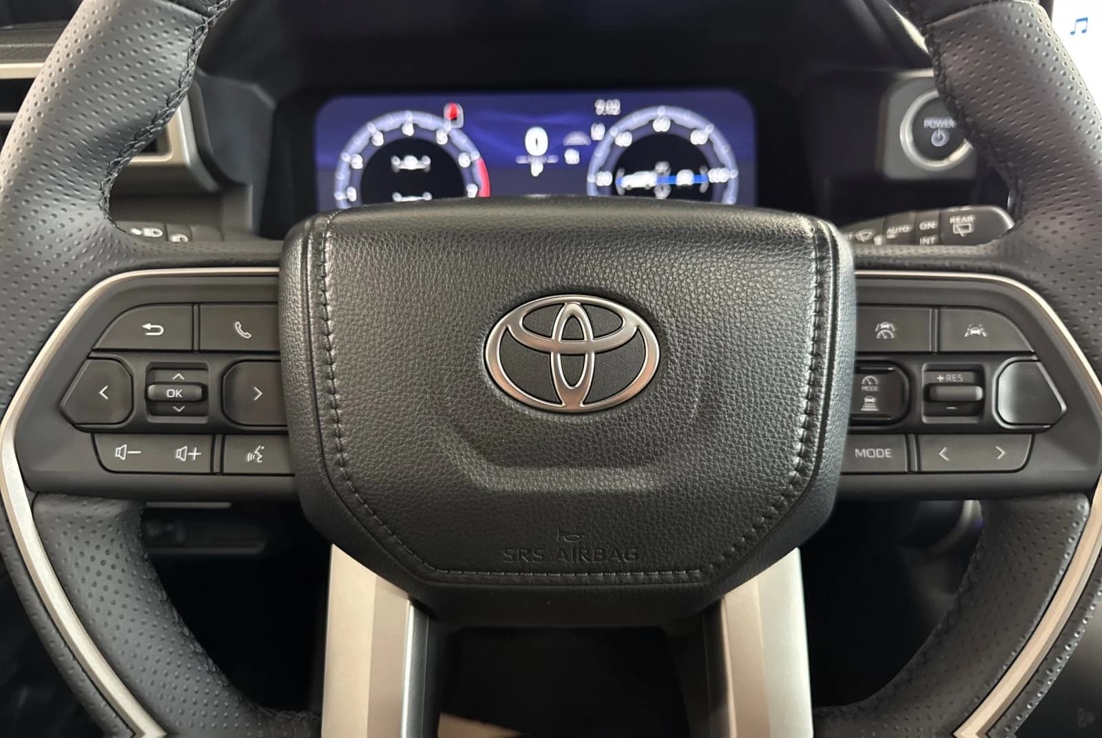 Toyota 4Runner Hybrid Platinum 4WD (Natl) 2026 — side view