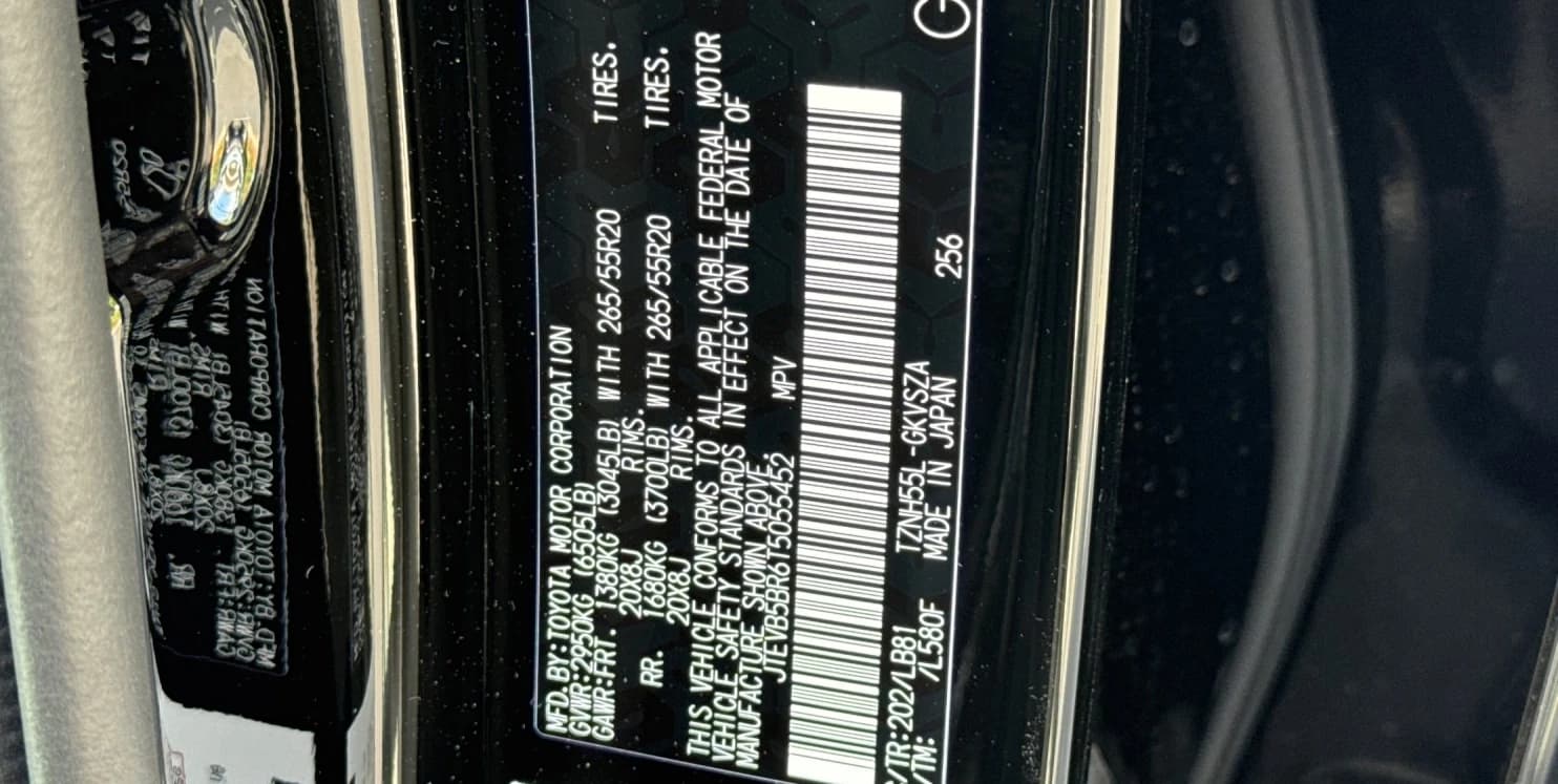 Toyota 4Runner Hybrid Platinum 4WD (Natl) 2026 — side view