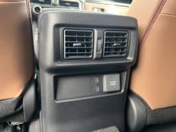 Toyota 4Runner Hybrid Limited 4WD (Natl) 2026 — side view