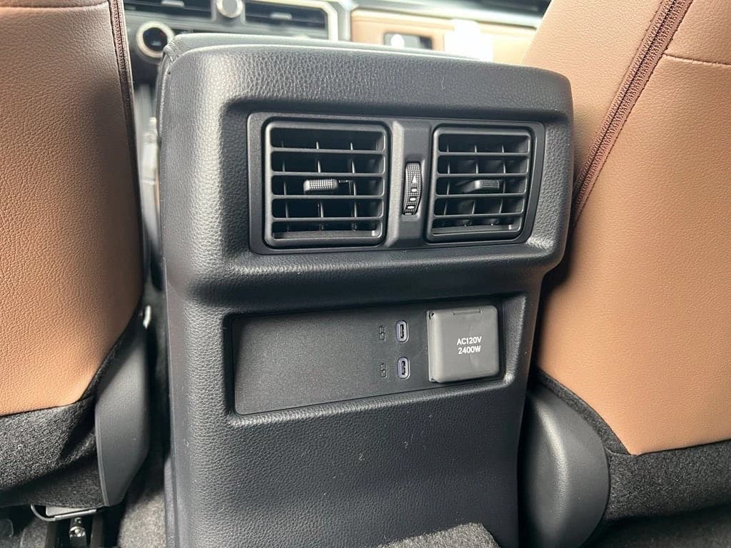 Toyota 4Runner Hybrid Limited 4WD (Natl) 2026 — side view