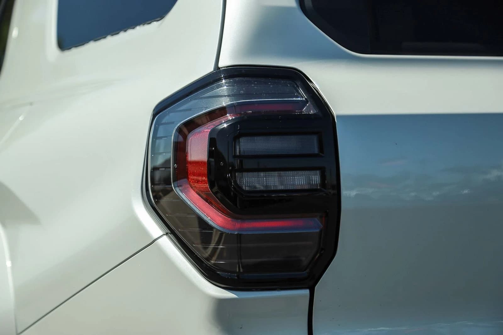 Toyota 4Runner Hybrid Platinum 4WD (Natl) 2026 — side view