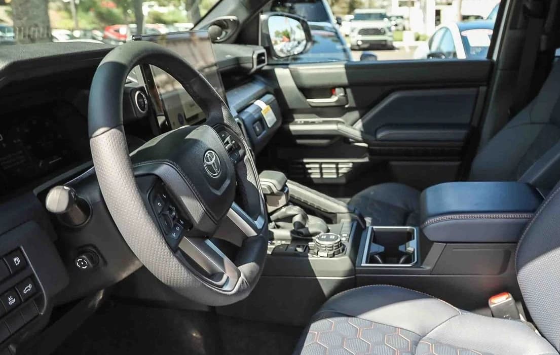 Toyota 4Runner Hybrid Platinum 4WD (Natl) 2026 — side view