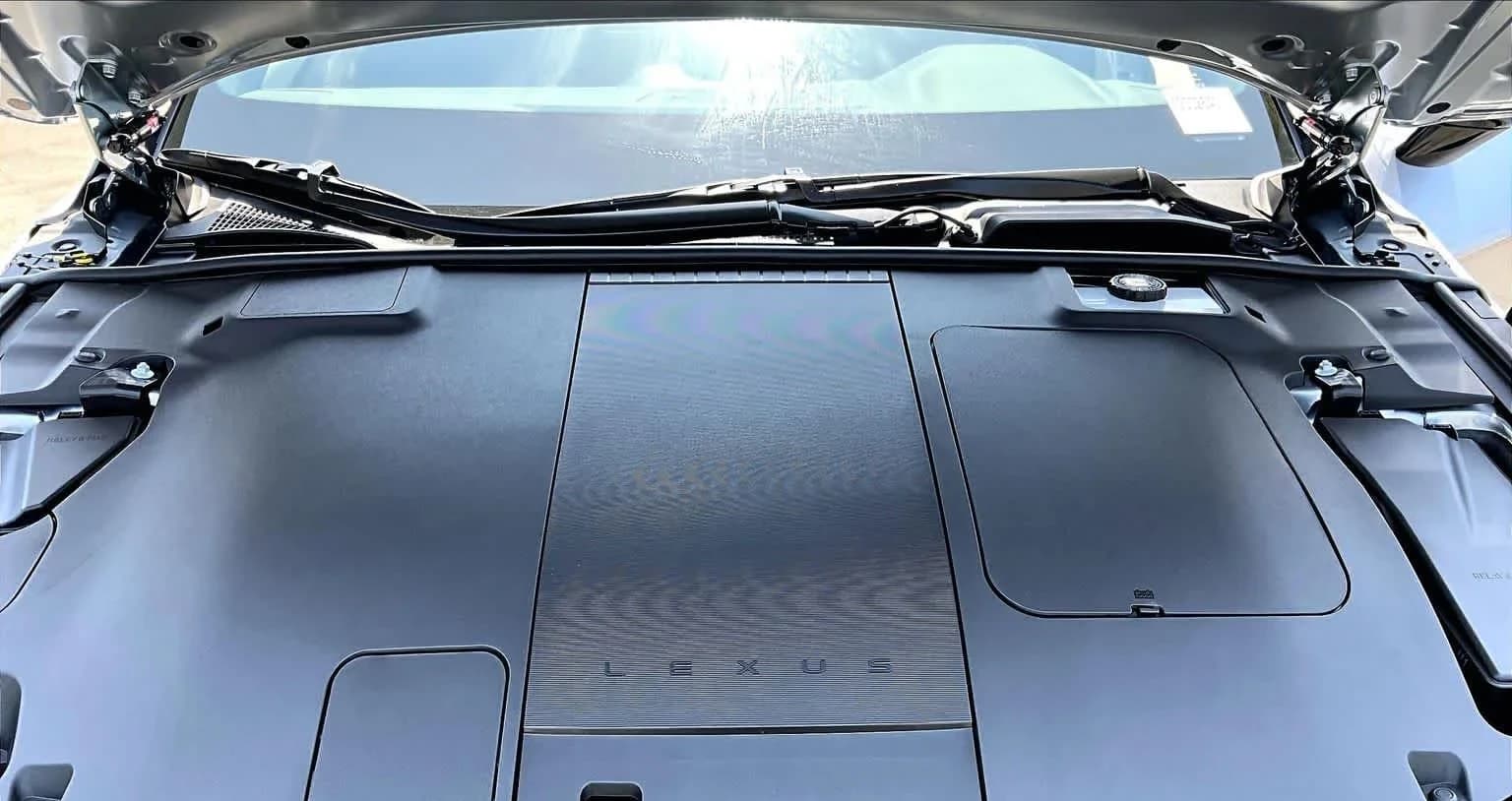 Lexus ES ES 350e Premium FWD 2026 — side view