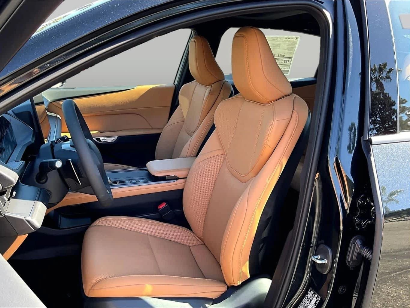 Lexus ES ES 350e Premium FWD 2026 — side view