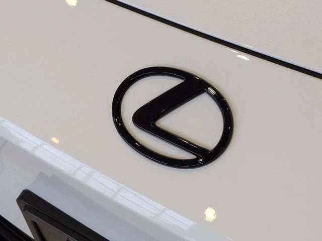 Lexus ES ES 500e Premium AWD 2026 — side view