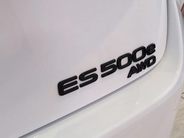 Lexus ES ES 500e Premium AWD 2026 — side view