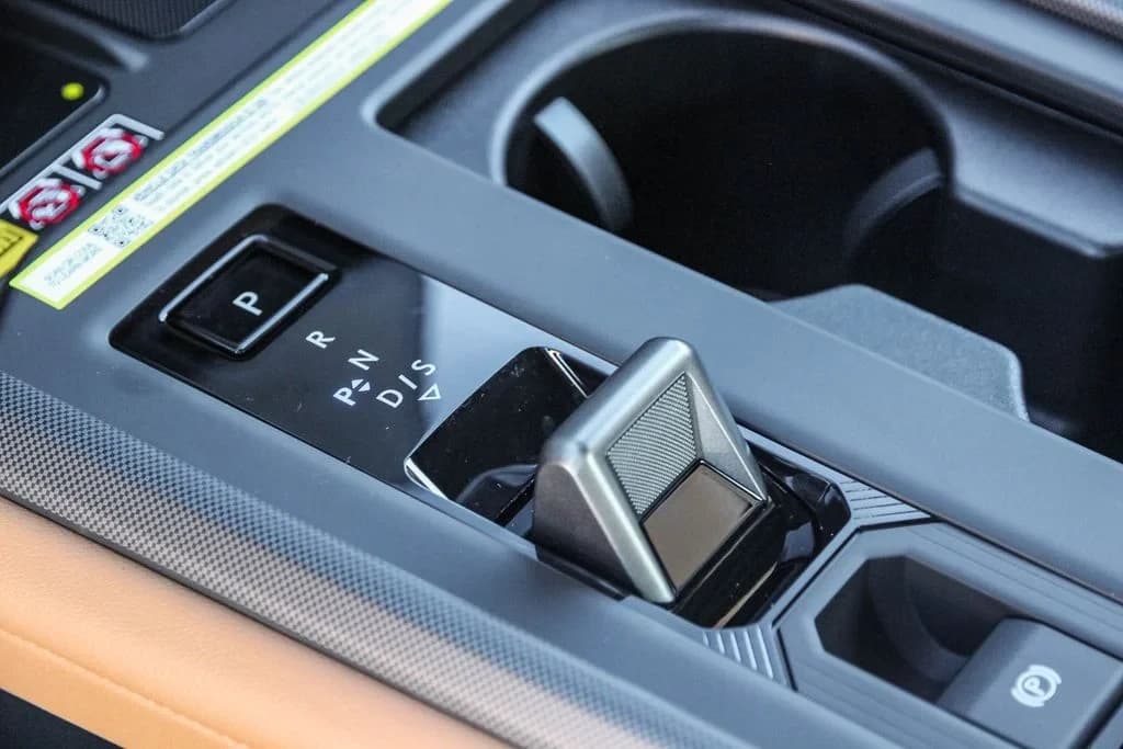 Lexus ES ES 350h Premium FWD 2026 — side view