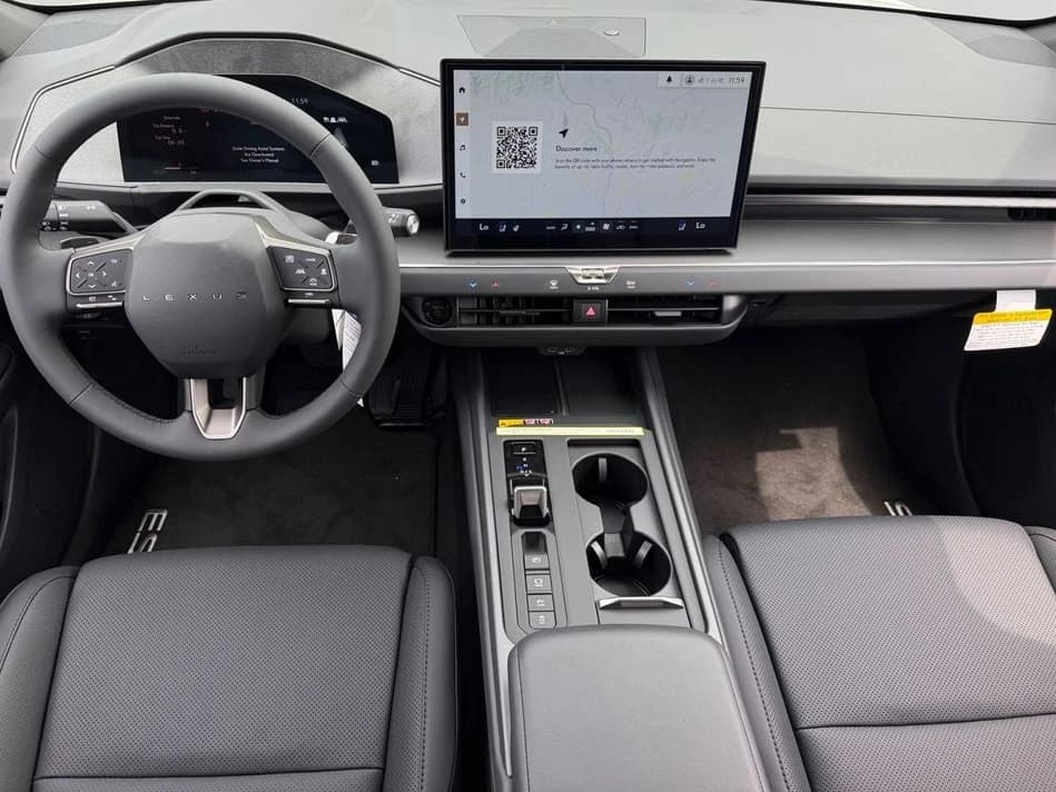 Lexus ES ES 350h Premium AWD 2026 — side view