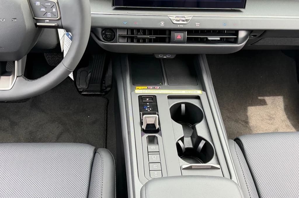 Lexus ES ES 350h Premium AWD 2026 — side view