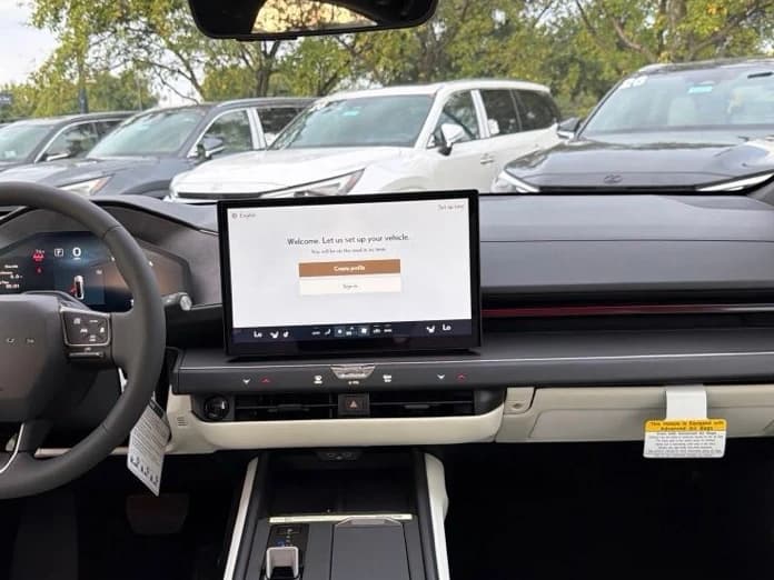 Lexus ES ES 350h Premium AWD 2026 — side view