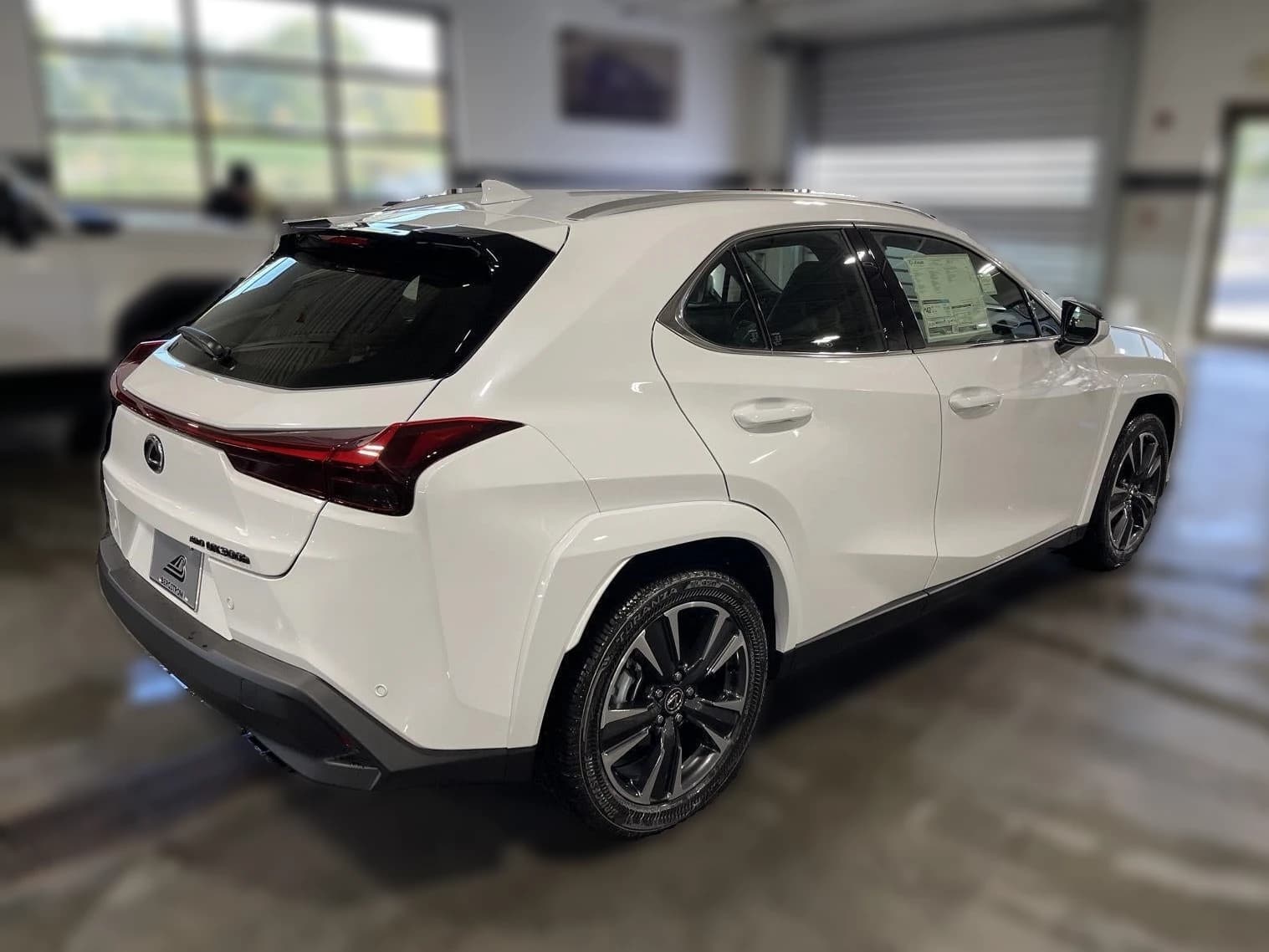 Lexus UX UX 300h Premium AWD 2026 — side view