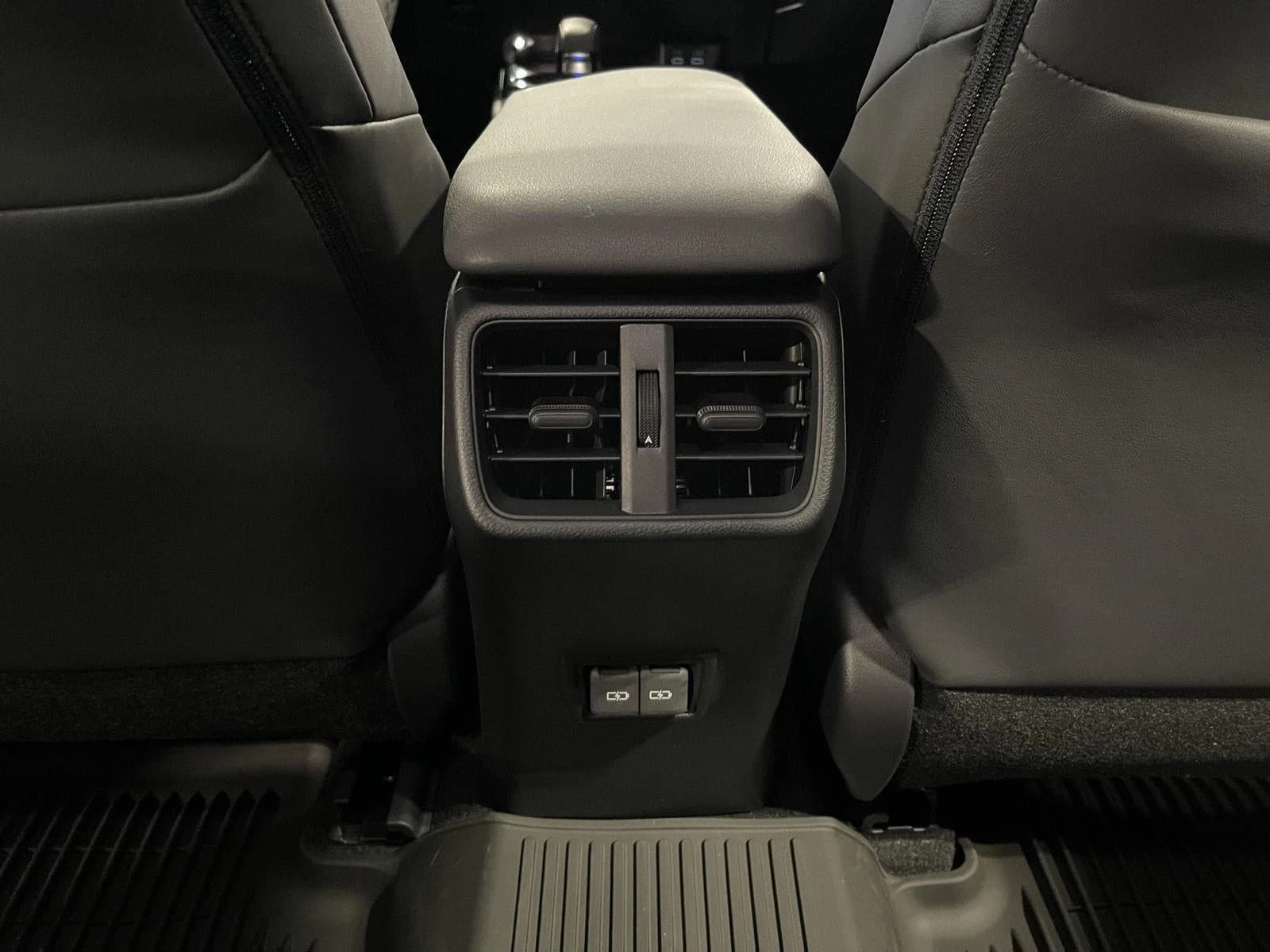 Lexus UX UX 300h Premium AWD 2026 — side view