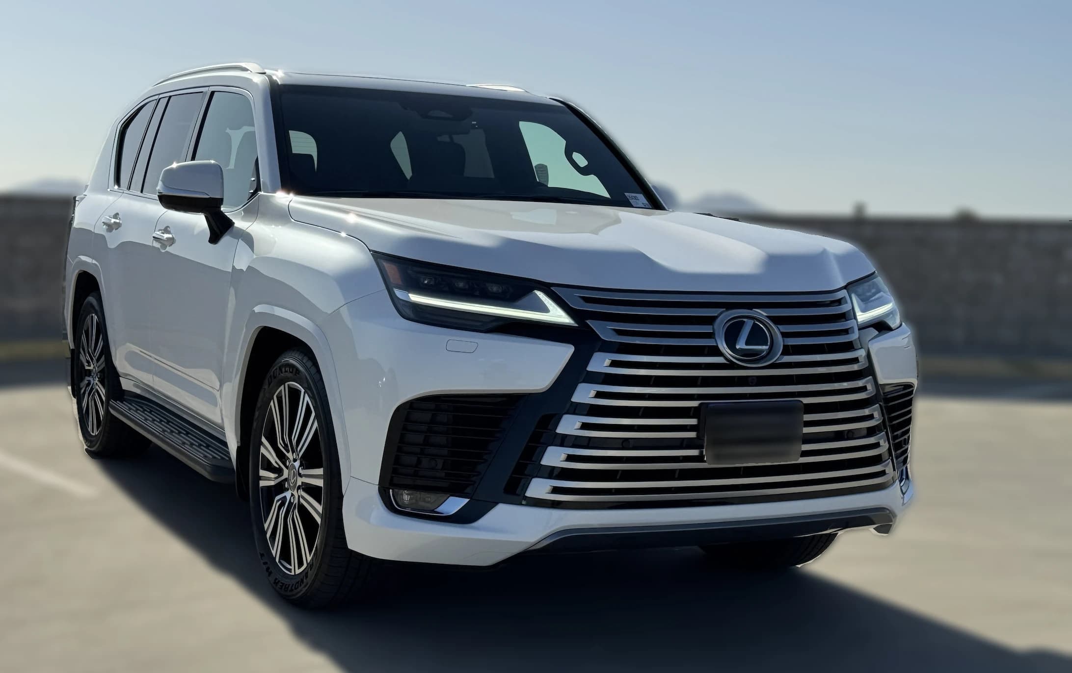 Lexus LX LX 600 Luxury 4WD 2026 — side view
