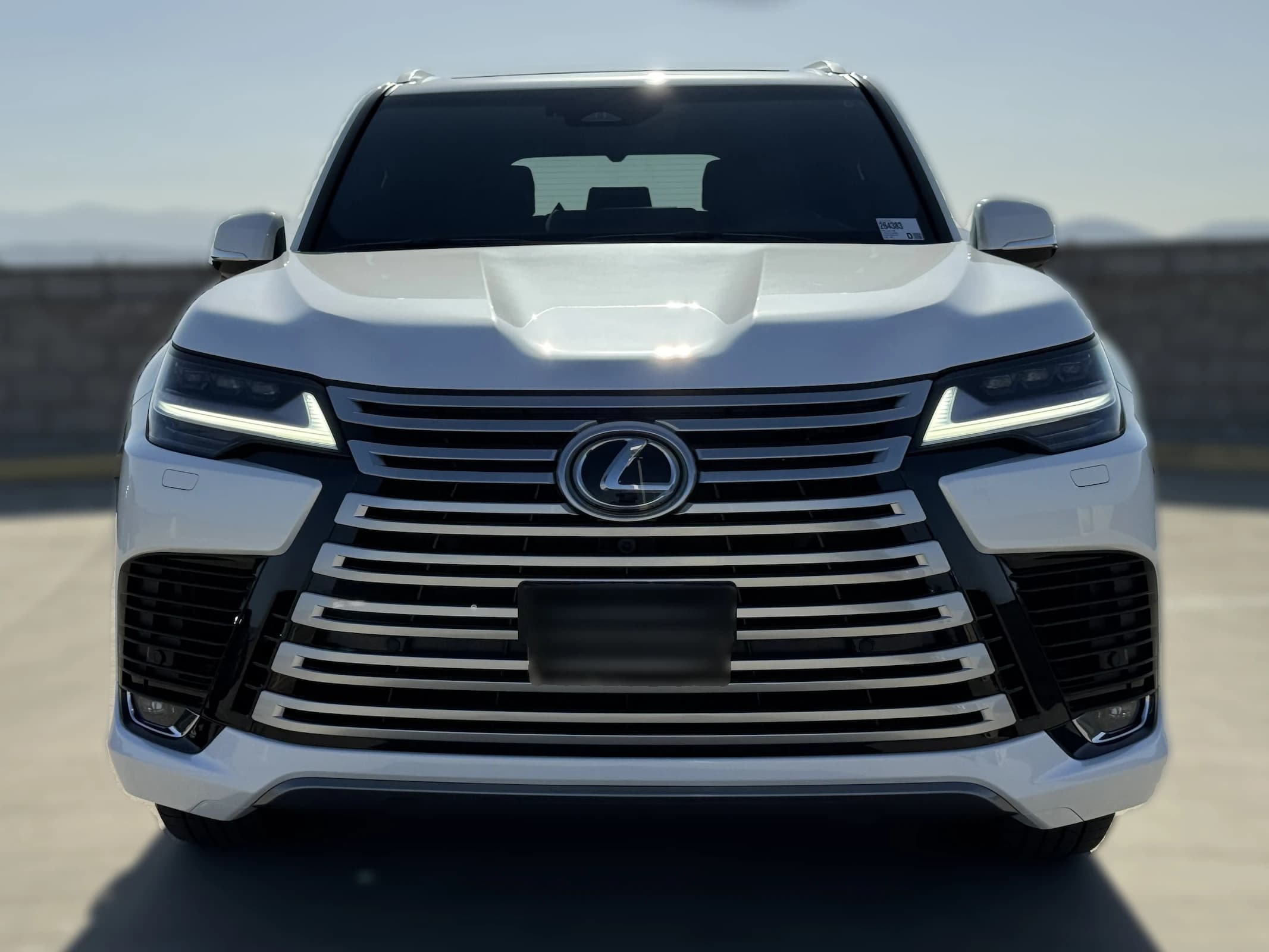Lexus LX LX 600 Luxury 4WD 2026 — side view