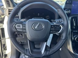 Lexus LX LX 600 Luxury 4WD 2026 — side view