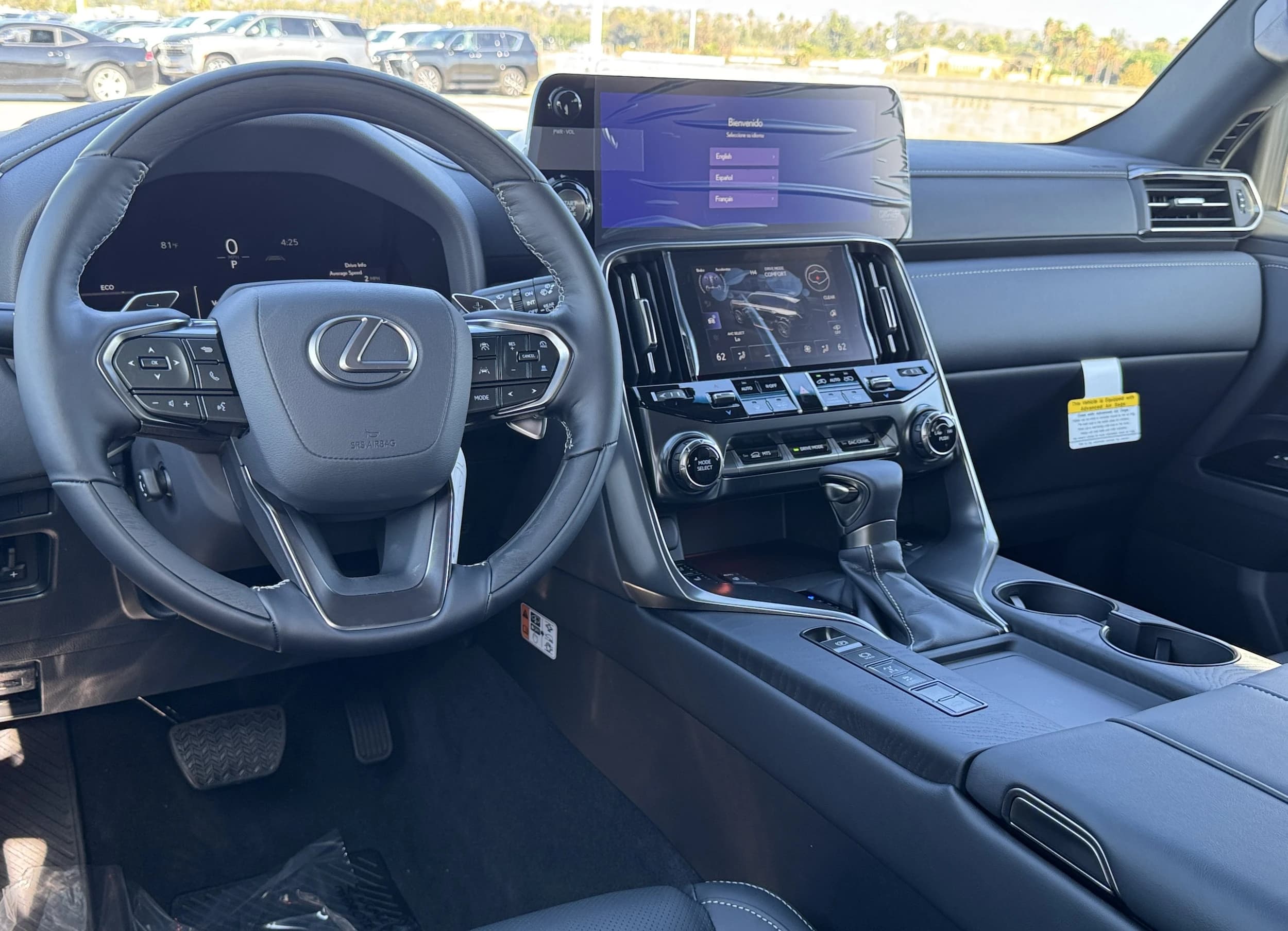 Lexus LX LX 600 Luxury 4WD 2026 — side view