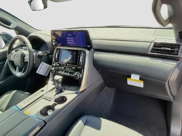 Lexus LX LX 600 Luxury 4WD 2026 — side view