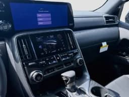 Lexus LX LX 600 Luxury 4WD 2026 — side view