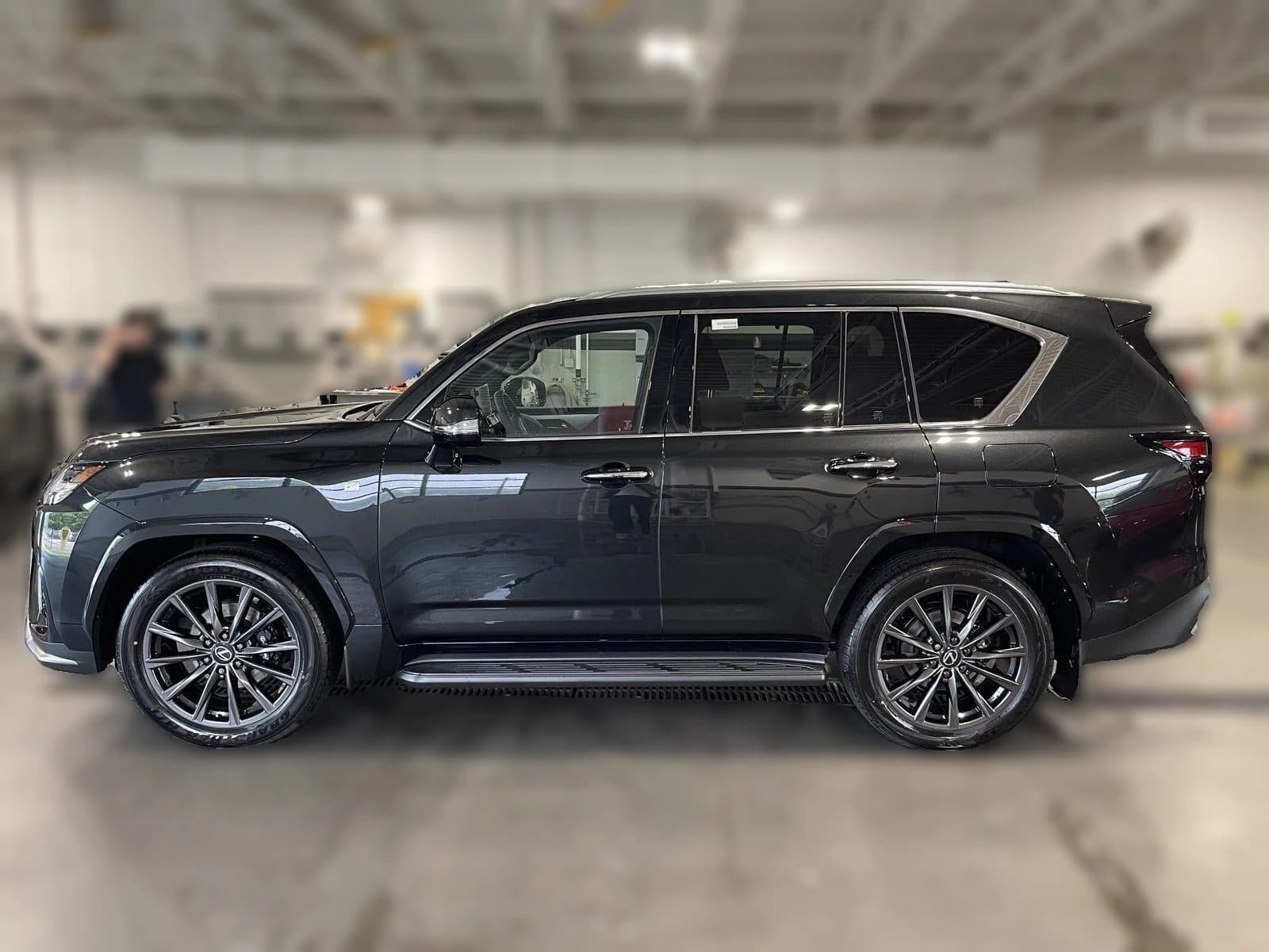 Lexus LX LX 600 F SPORT Handling 4WD 2026 — side view