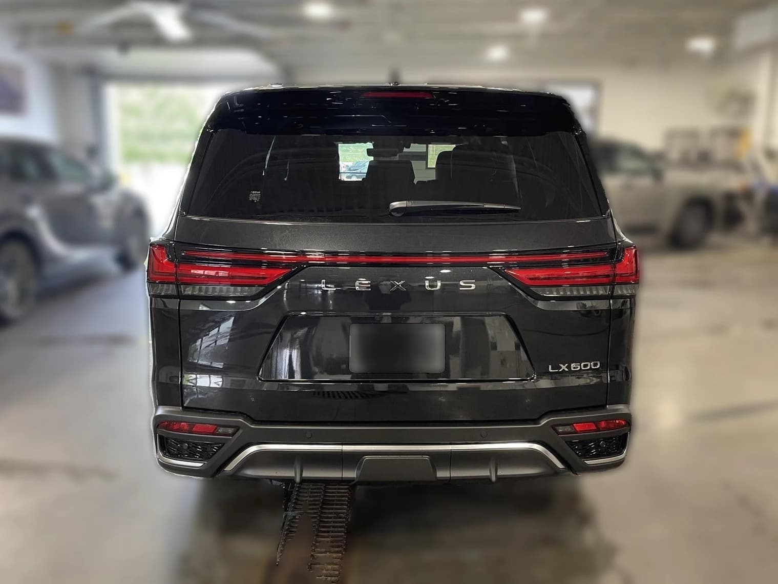 Lexus LX LX 600 F SPORT Handling 4WD 2026 — side view