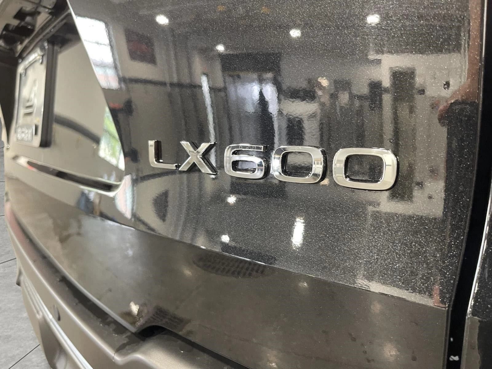 Lexus LX LX 600 F SPORT Handling 4WD 2026 — side view