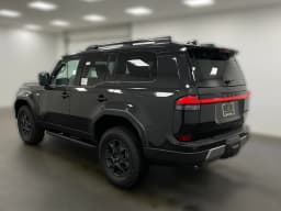Lexus GX GX 550 Overtrail+ 4WD 2026 — side view