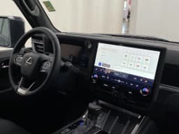 Lexus GX GX 550 Overtrail+ 4WD 2026 — side view