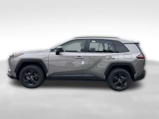 Toyota RAV4 LE AWD (Natl)
