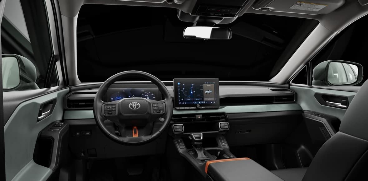 Toyota RAV4 Plug-In Hybrid SE (Natl) 2026 — side view
