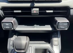 Toyota RAV4 Plug-In Hybrid SE (Natl) 2026 — side view